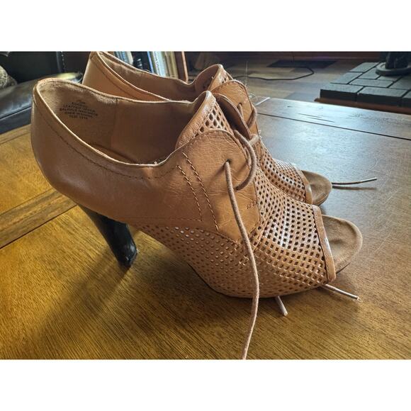 Nine West Shoes - Nine West Tan Leather Peep Toe Booties Perforated Lace Up Heel 7.5M